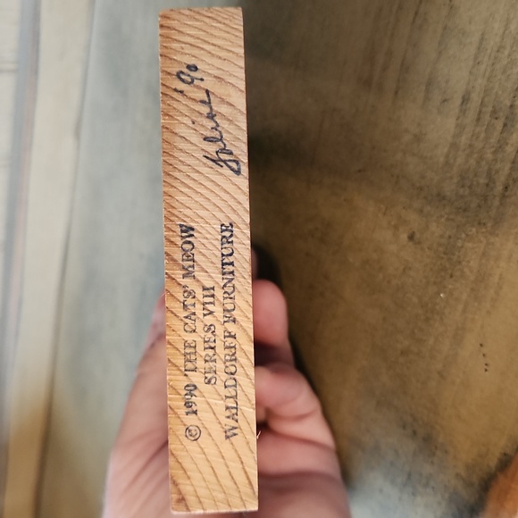 The Cat's Meow 1990 Series 8 Walldorff Furniture - Picture 3 of 4